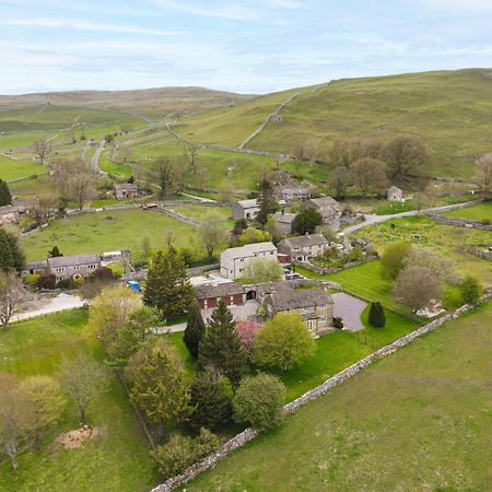 Central Malham Wellbeing Escape With Hot Tub Sleeps 8 Екстериор снимка