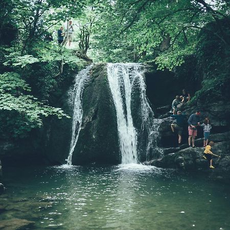Central Malham Wellbeing Escape With Hot Tub Sleeps 8 Екстериор снимка