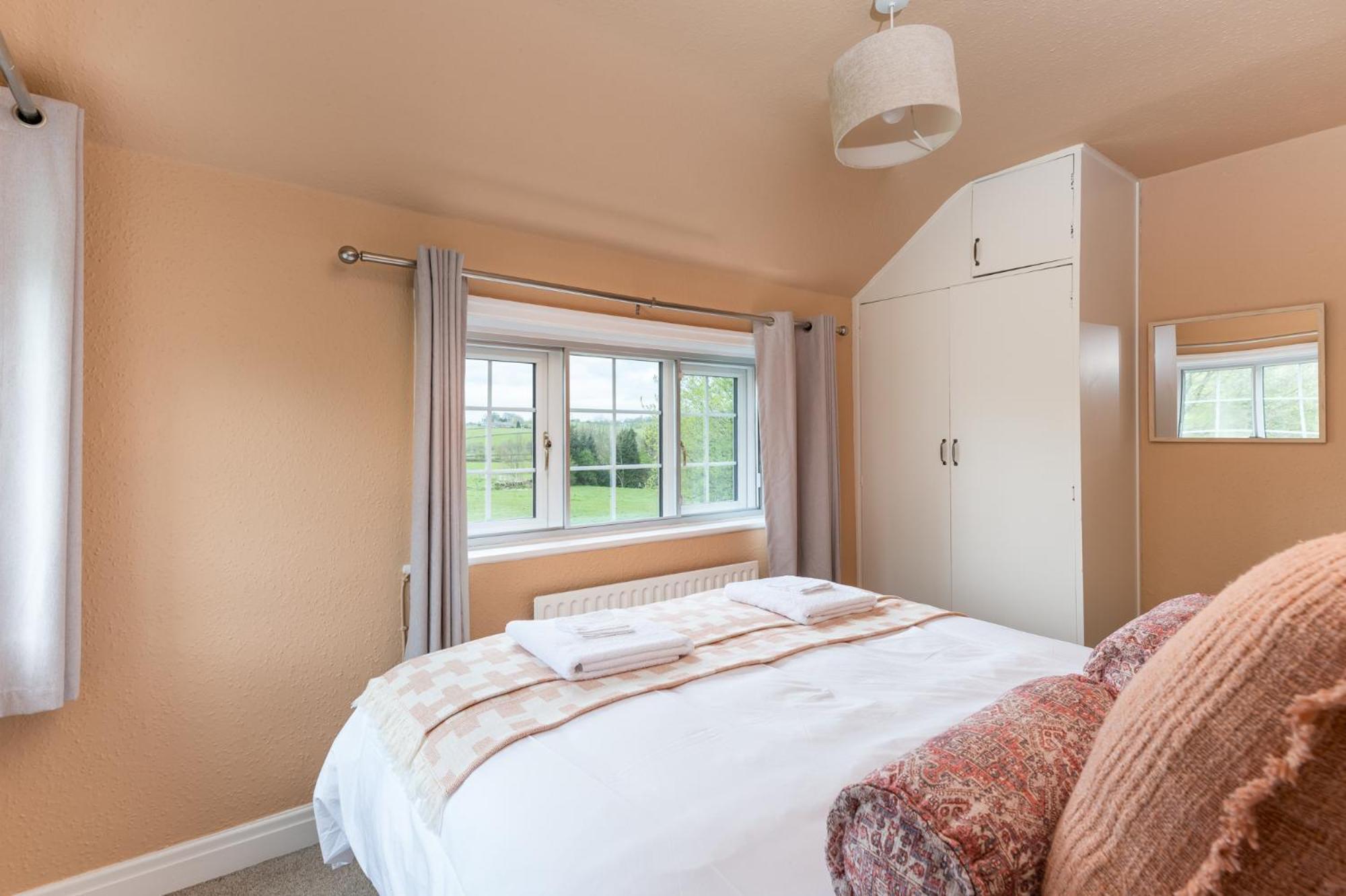 Central Malham Wellbeing Escape With Hot Tub Sleeps 8 Екстериор снимка