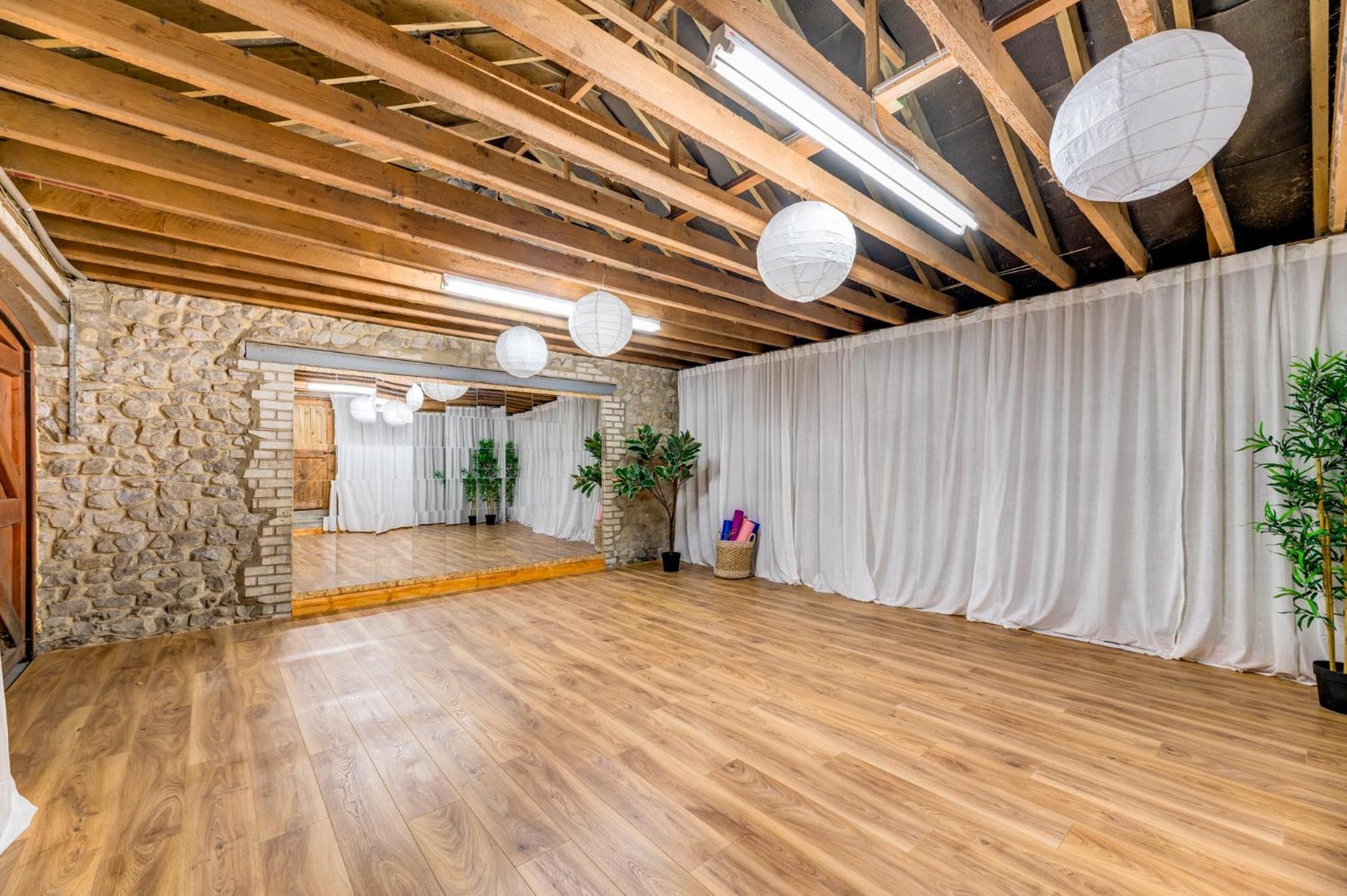 Central Malham Wellbeing Escape With Hot Tub Sleeps 8 Екстериор снимка
