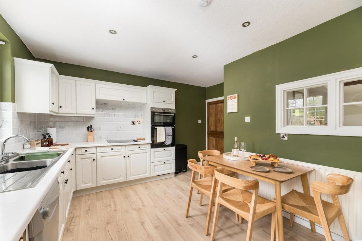 Central Malham Wellbeing Escape With Hot Tub Sleeps 8 Екстериор снимка