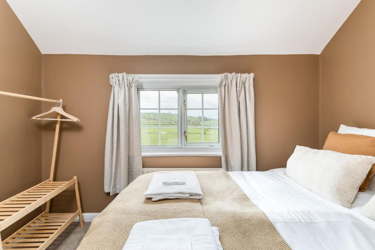 Central Malham Wellbeing Escape With Hot Tub Sleeps 8 Екстериор снимка