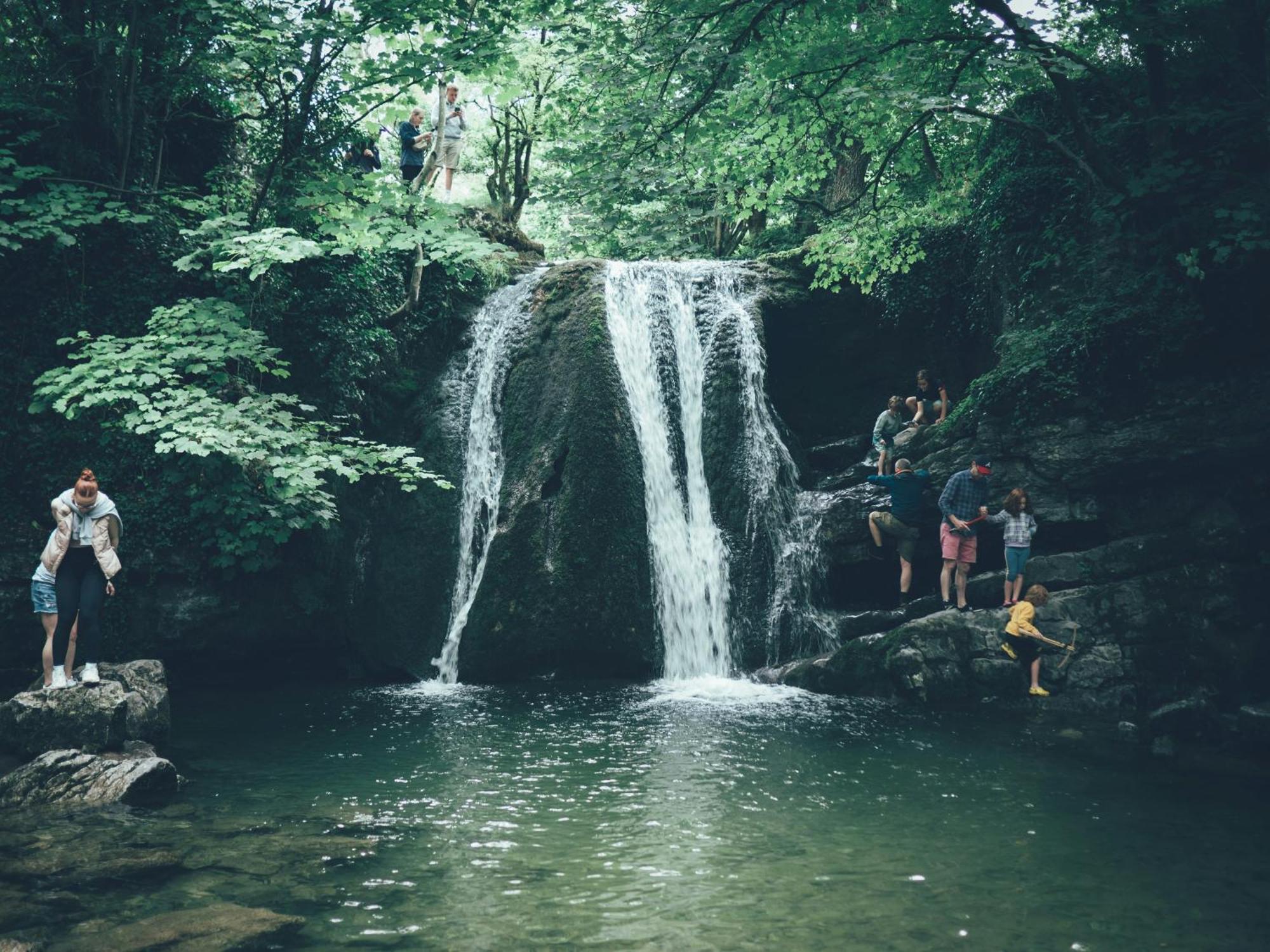 Central Malham Wellbeing Escape With Hot Tub Sleeps 8 Екстериор снимка